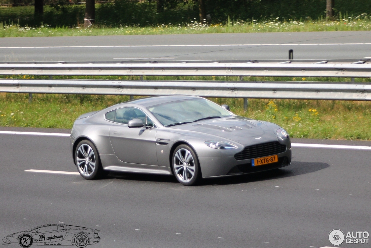 Aston Martin V12 Vantage