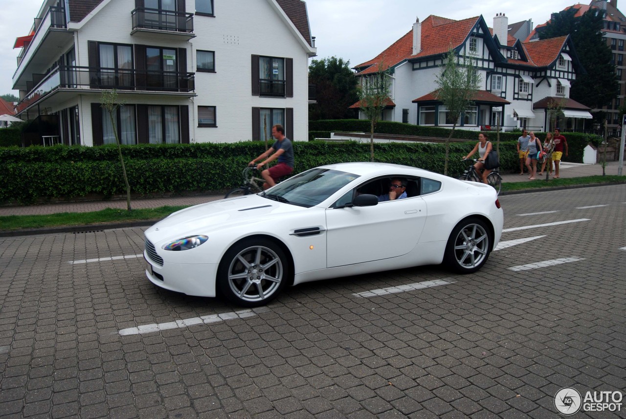 Aston Martin V8 Vantage