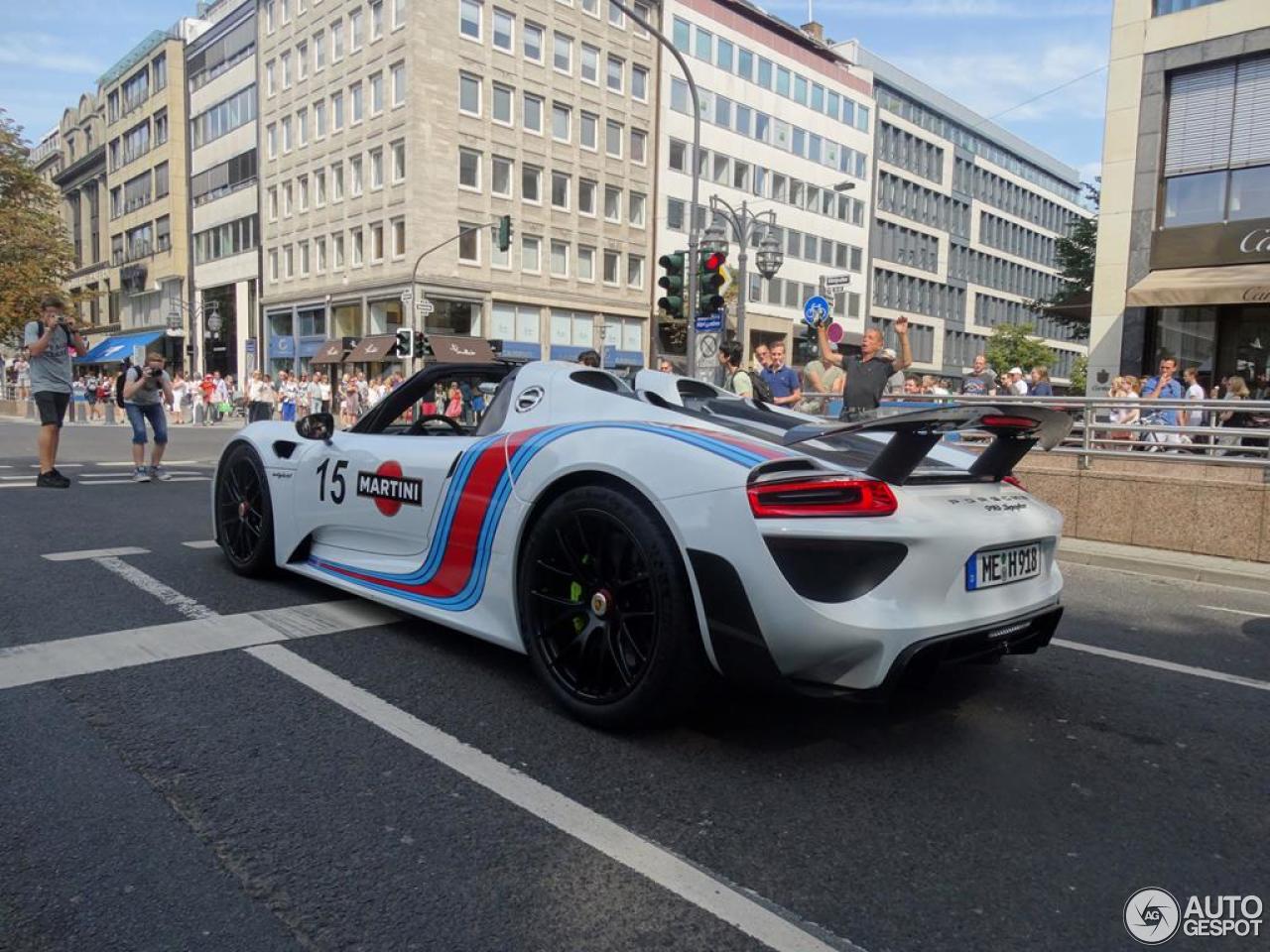 Porsche 918 Spyder Weissach Package