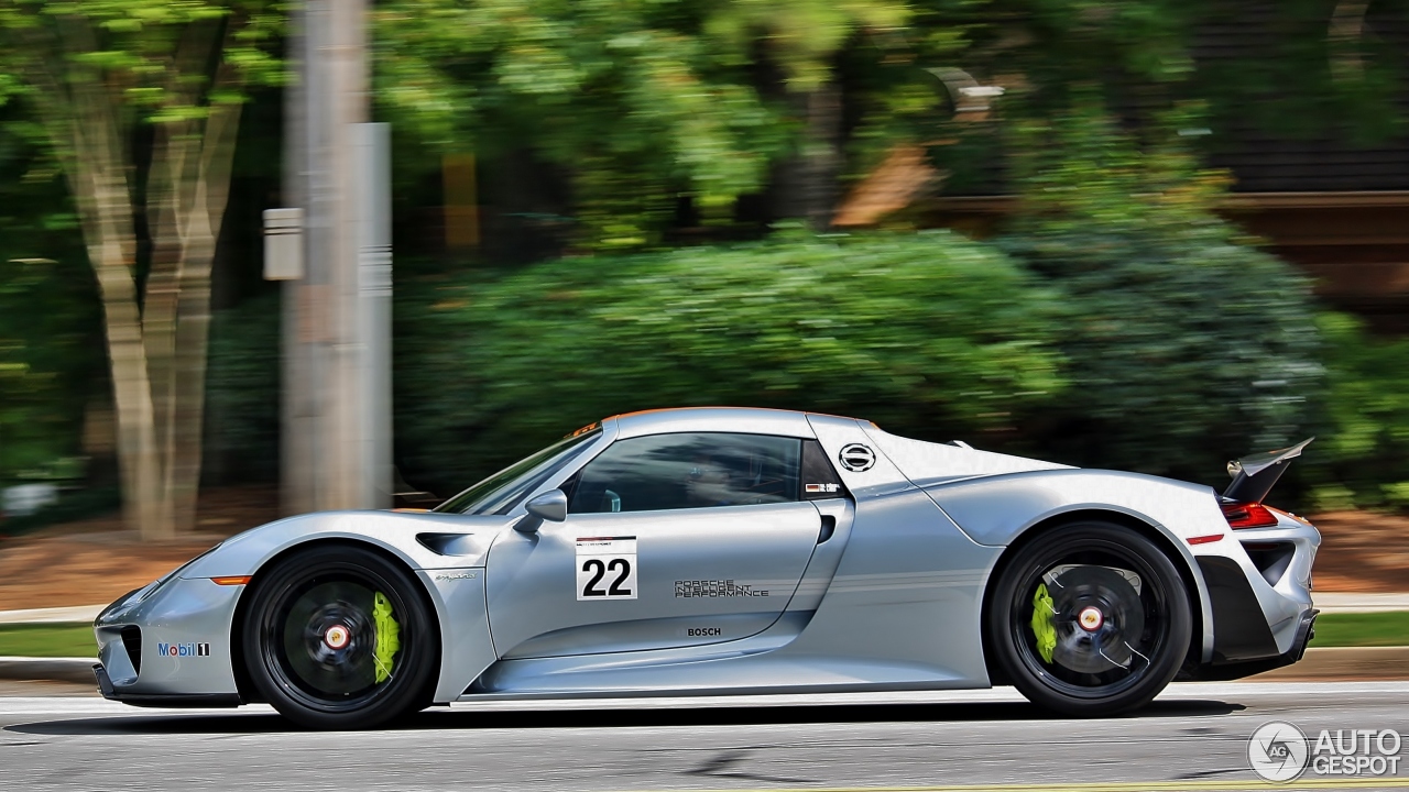 Porsche 918 Spyder Weissach Package