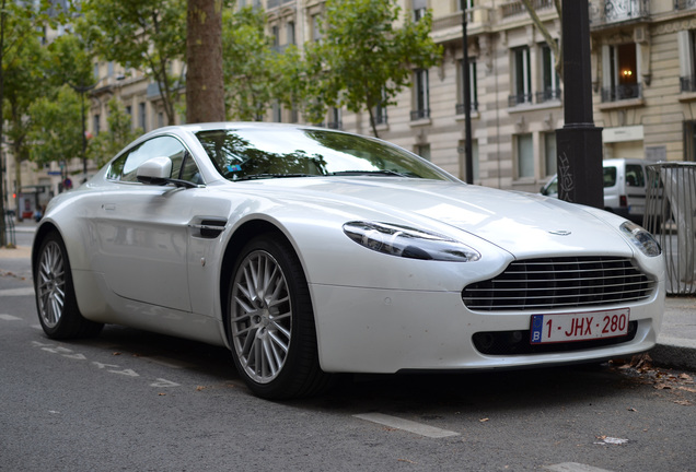 Aston Martin V8 Vantage