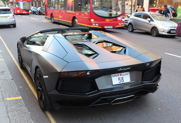 Lamborghini Aventador LP700-4 Roadster