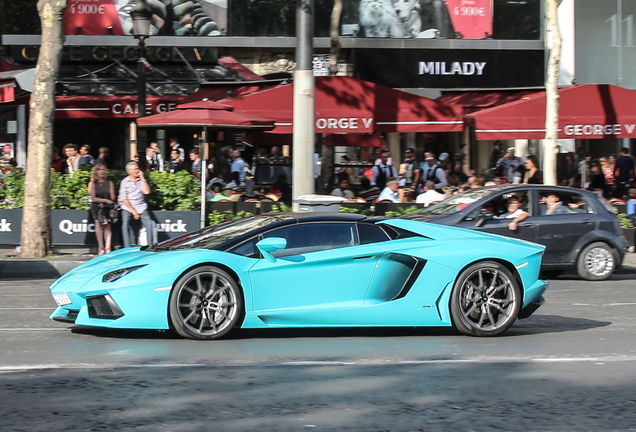 Lamborghini Aventador LP700-4 Roadster