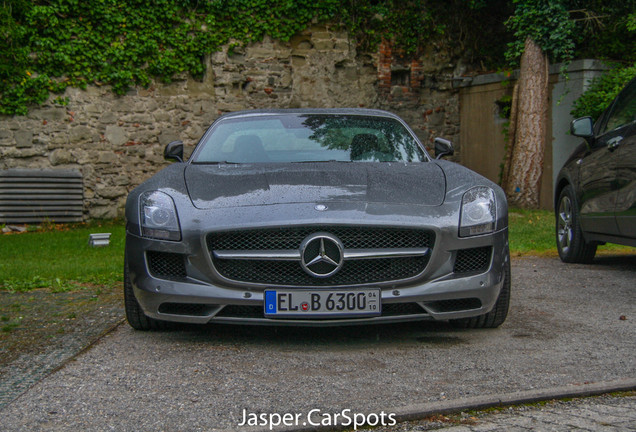 Mercedes-Benz SLS AMG