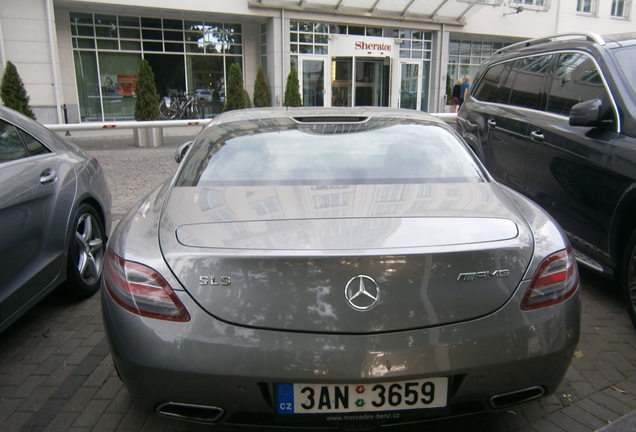 Mercedes-Benz SLS AMG