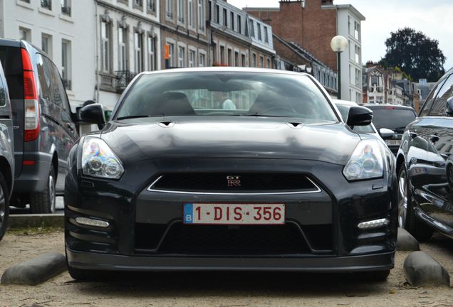 Nissan GT-R 2011