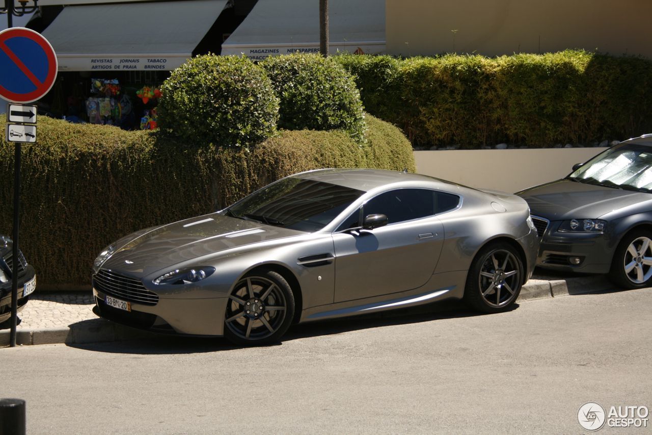 Aston Martin V8 Vantage