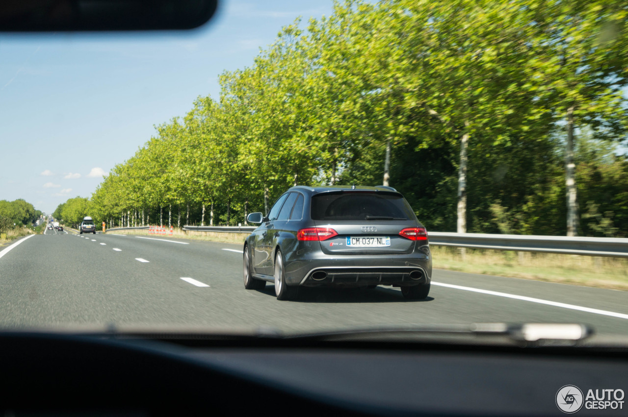 Audi RS4 Avant B8