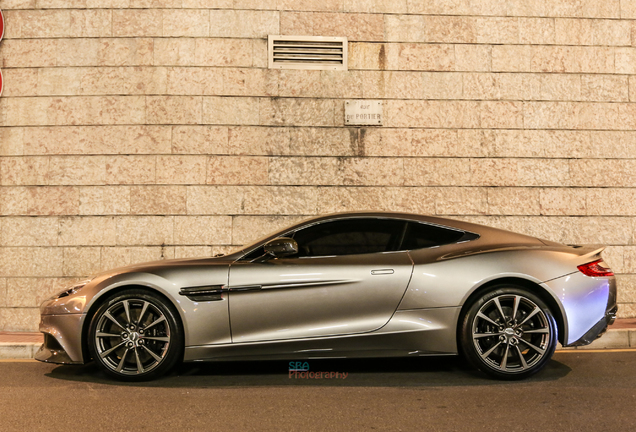 Aston Martin Vanquish 2013