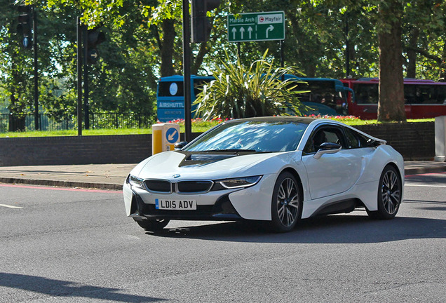 BMW i8