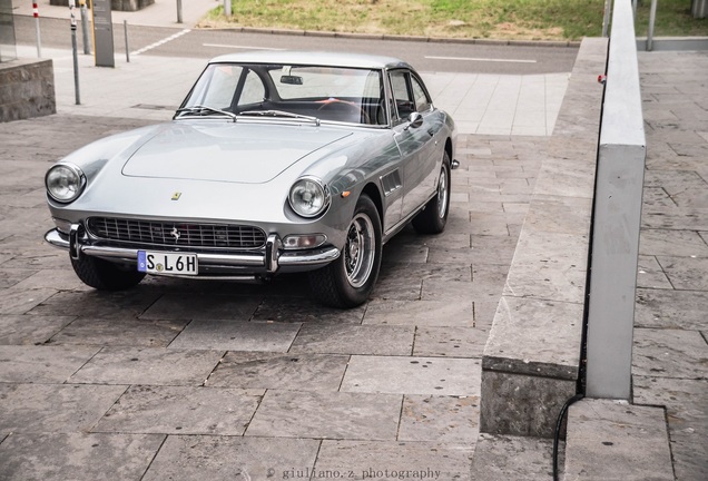 Ferrari 330 GT 2+2 Series II