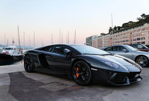 Lamborghini Aventador LP700-4