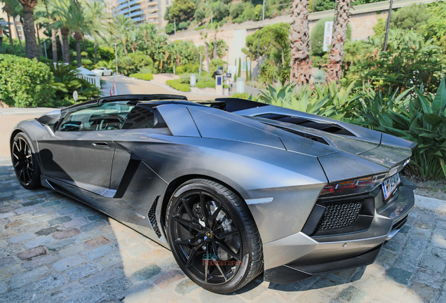 Lamborghini Aventador LP700-4 Roadster