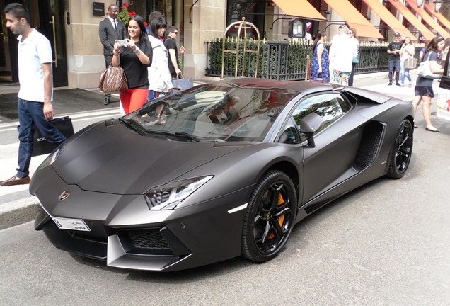 Lamborghini Aventador LP700-4 Roadster