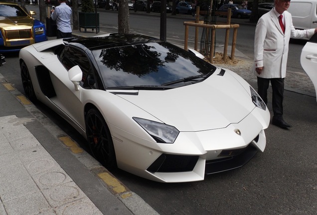 Lamborghini Aventador LP700-4 Roadster