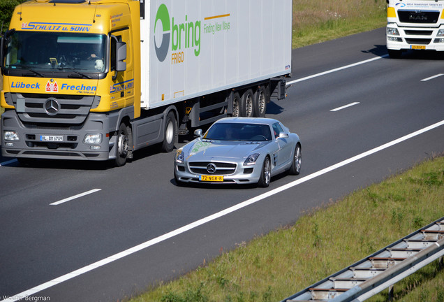 Mercedes-Benz SLS AMG