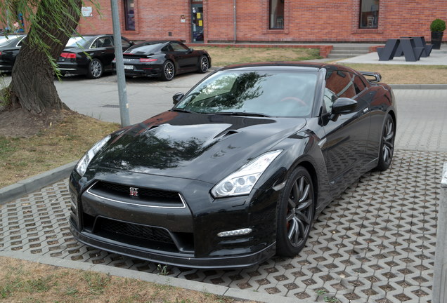 Nissan GT-R 2015