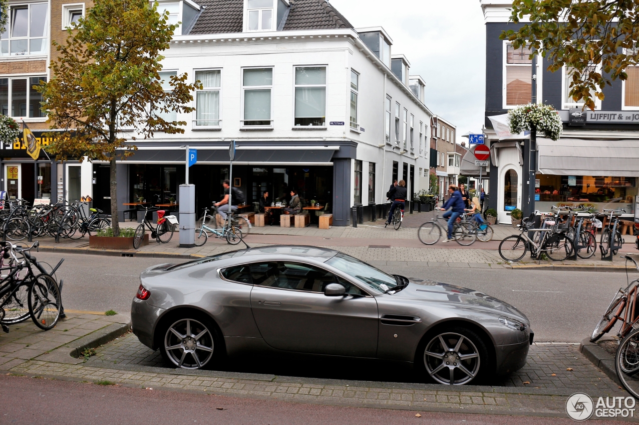 Aston Martin V8 Vantage