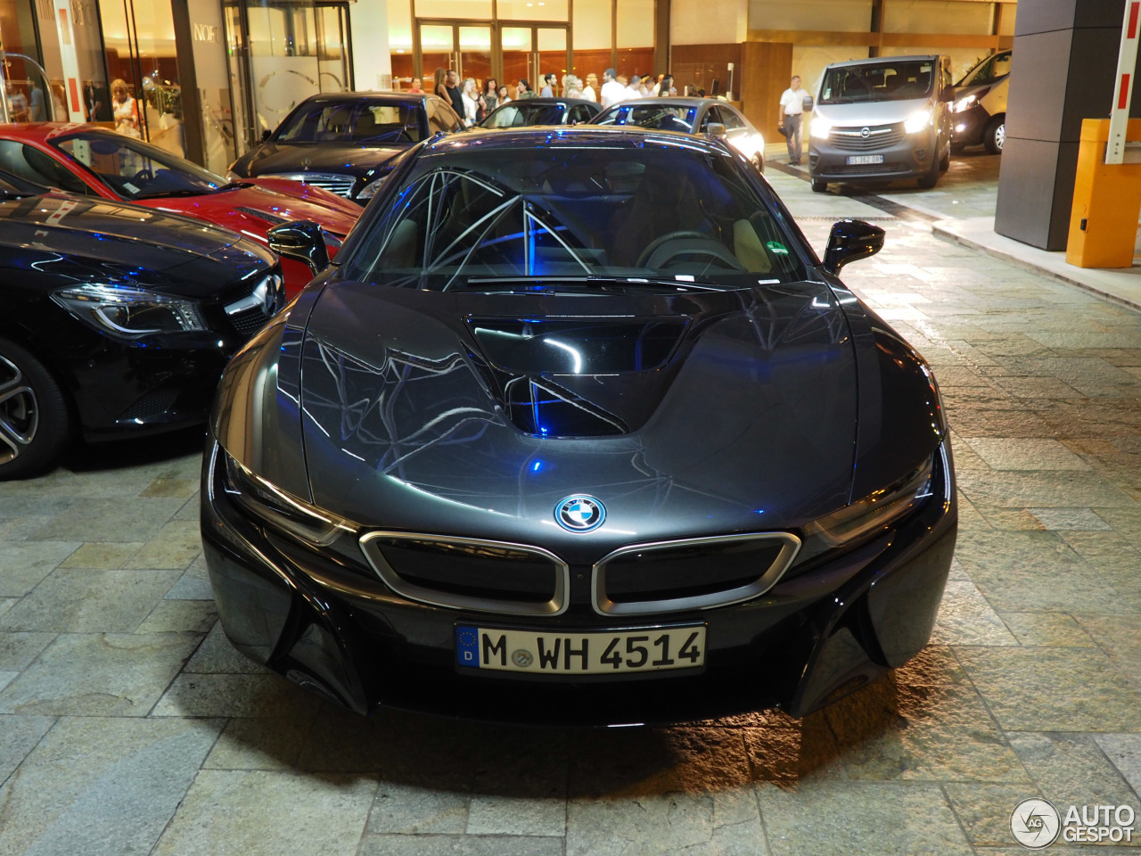 BMW i8