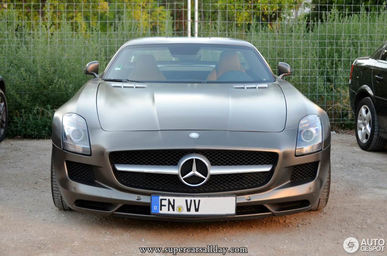 Mercedes-Benz SLS AMG