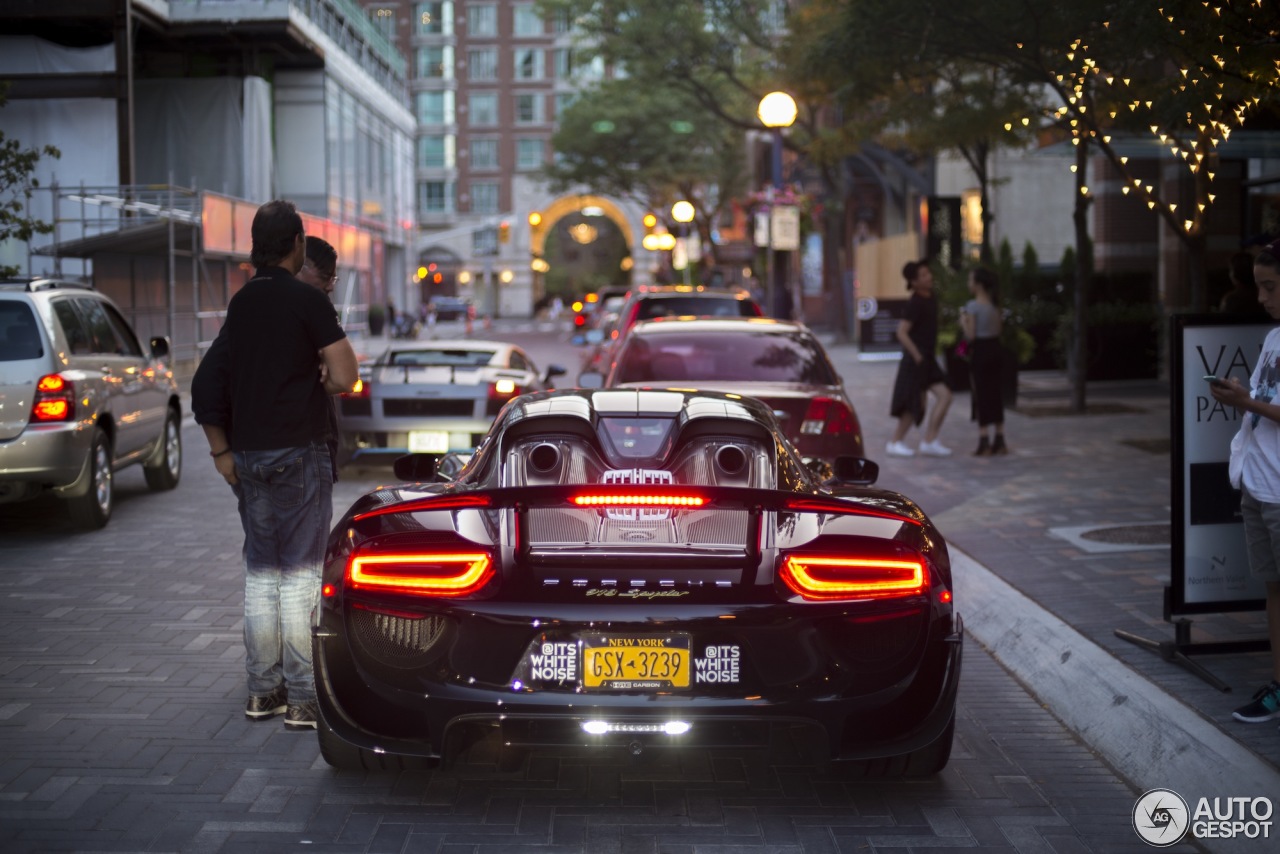 Porsche 918 Spyder Weissach Package