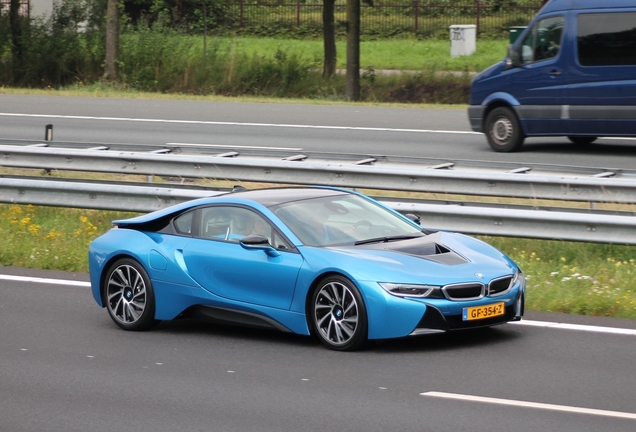 BMW i8