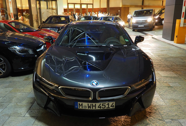 BMW i8