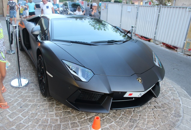 Lamborghini Aventador LP700-4 Roadster