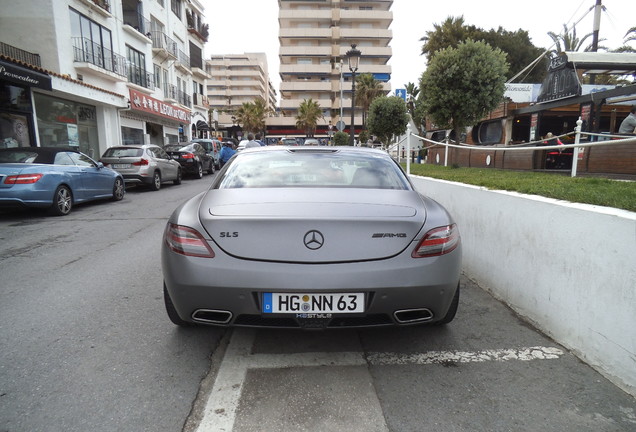 Mercedes-Benz SLS AMG