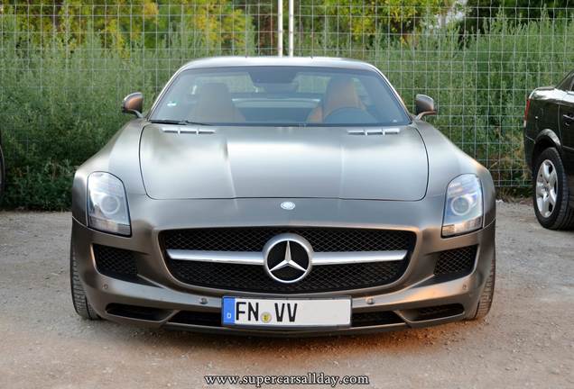 Mercedes-Benz SLS AMG