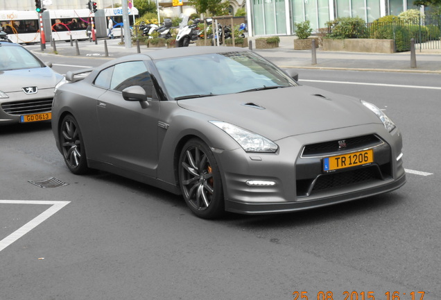 Nissan GT-R