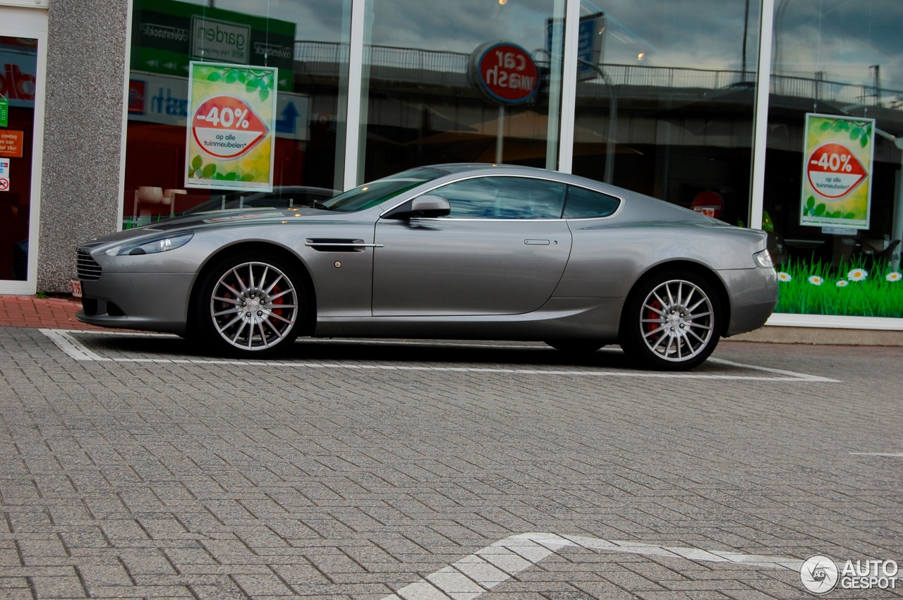 Aston Martin DB9 2010