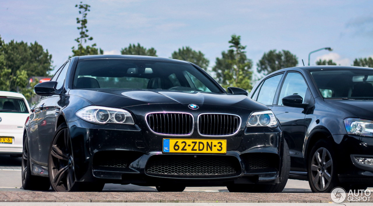 BMW M5 F10 2011