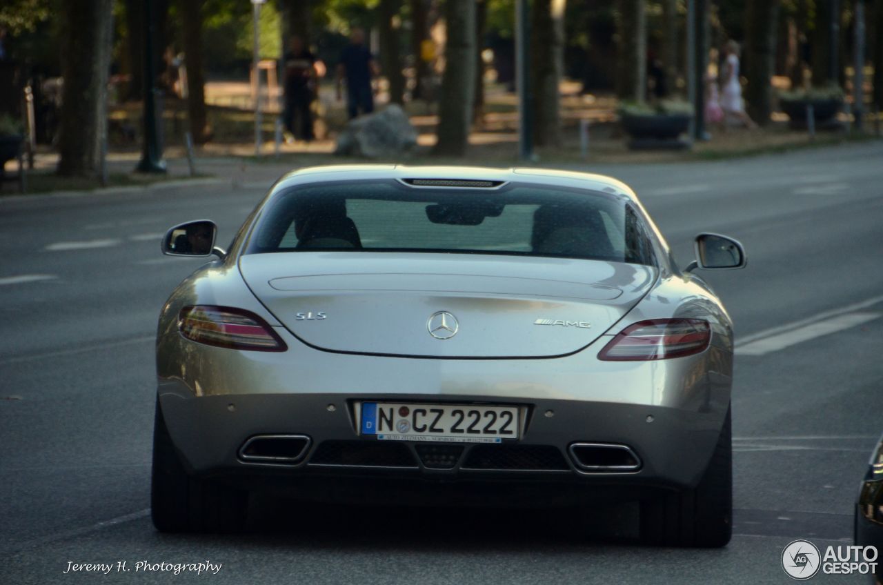 Mercedes-Benz SLS AMG