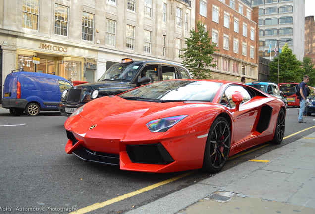 Lamborghini Aventador LP700-4