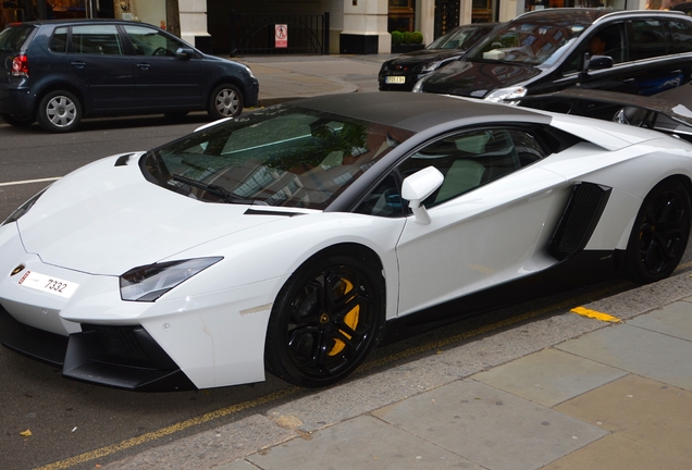 Lamborghini Aventador LP700-4