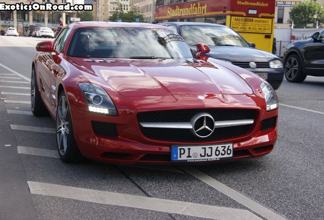 Mercedes-Benz SLS AMG