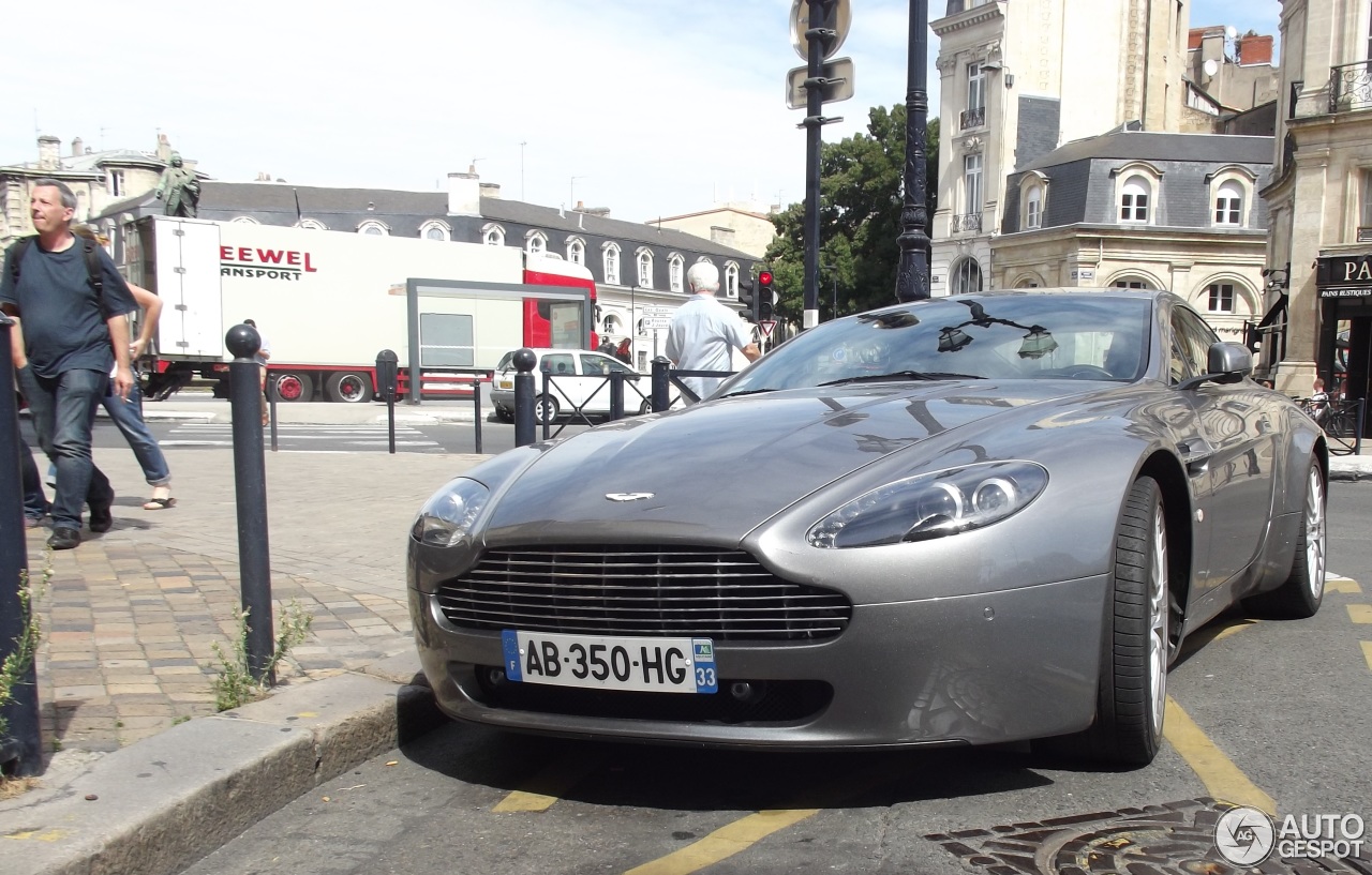 Aston Martin V8 Vantage