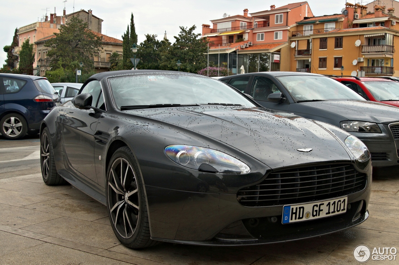 Aston Martin V8 Vantage Roadster 2012