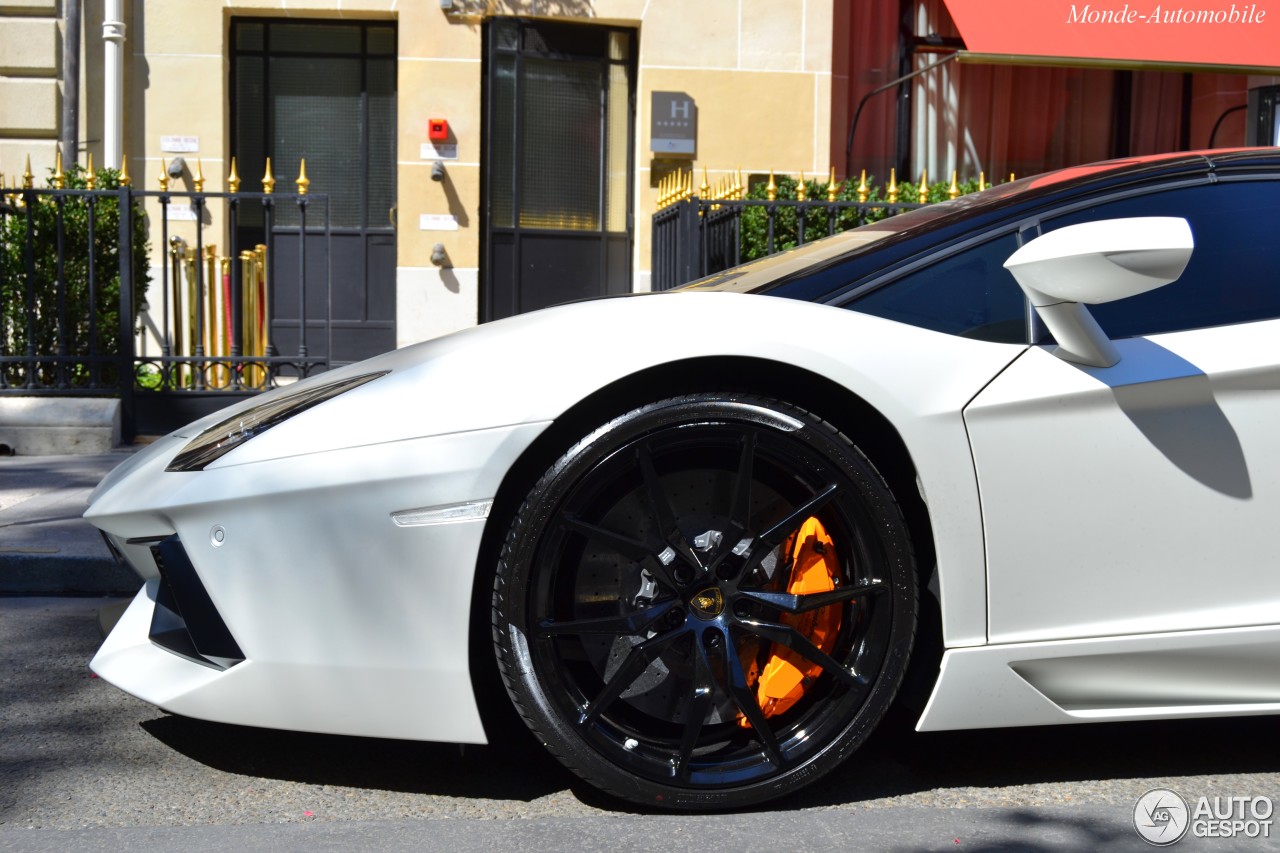 Lamborghini Aventador LP700-4 Roadster