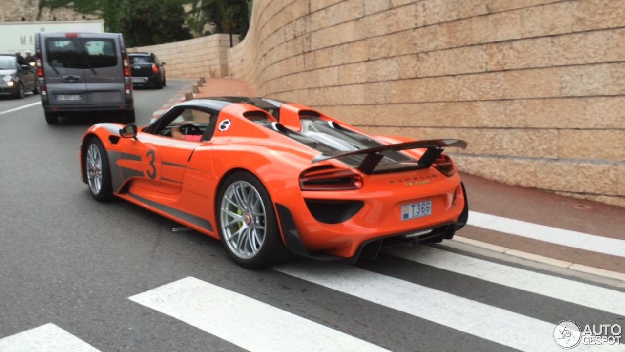 Porsche 918 Spyder Weissach Package