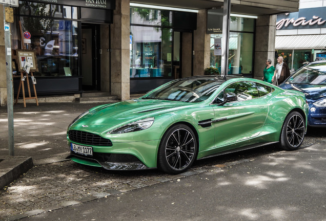 Aston Martin Vanquish 2013