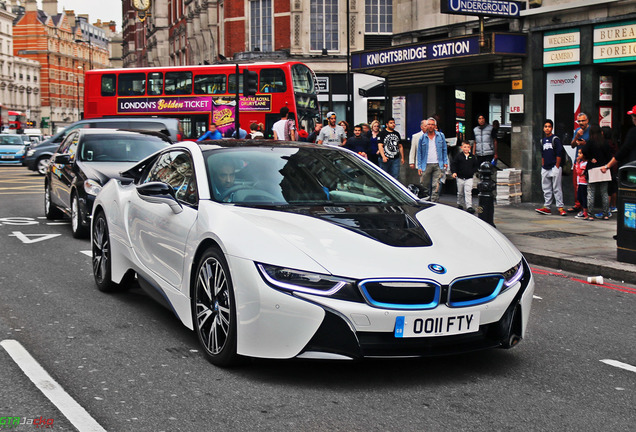 BMW i8