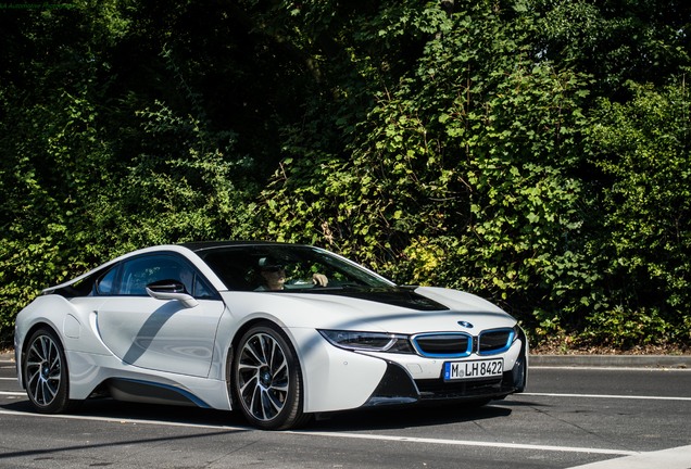 BMW i8