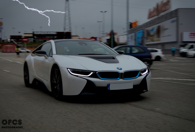 BMW i8