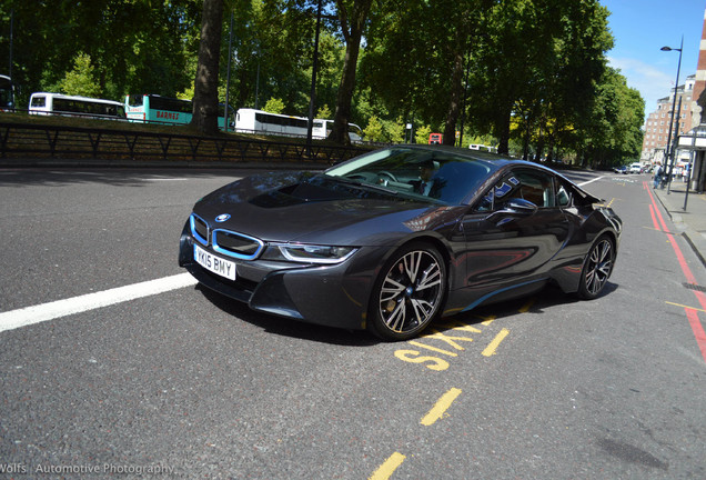 BMW i8