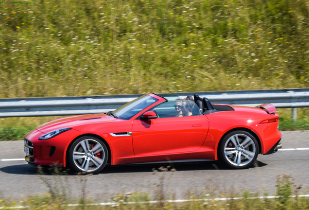 Jaguar F-TYPE S V8 Convertible