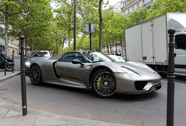 Porsche 918 Spyder Weissach Package