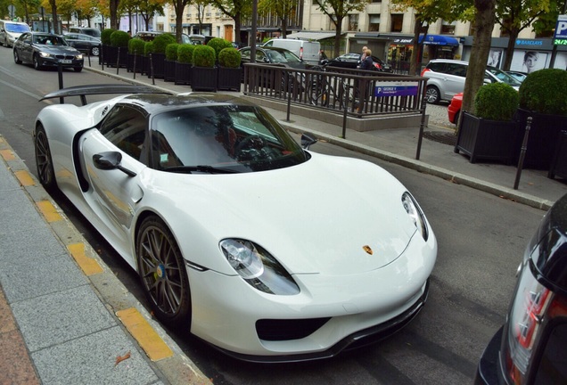 Porsche 918 Spyder Weissach Package