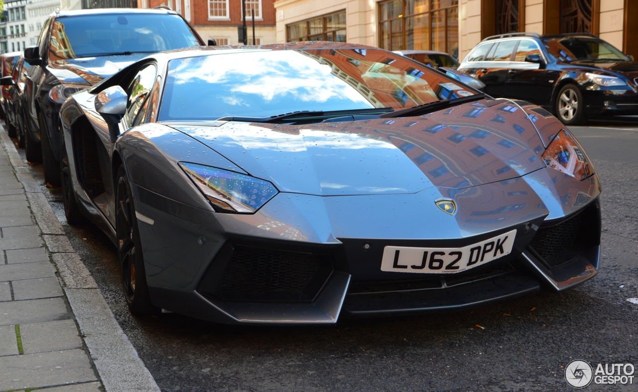 Lamborghini Aventador LP700-4